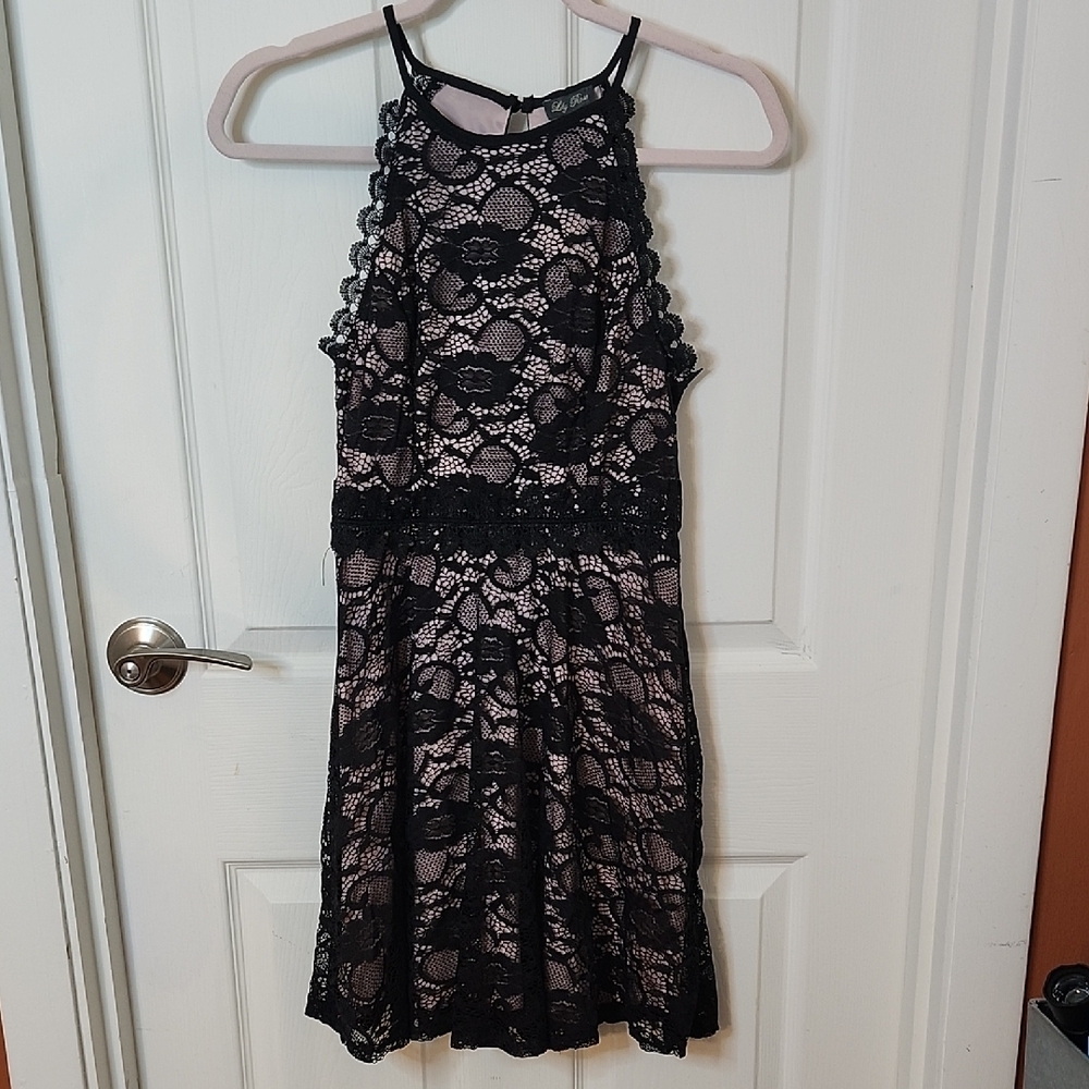 Chic Black Lace Halter Dress